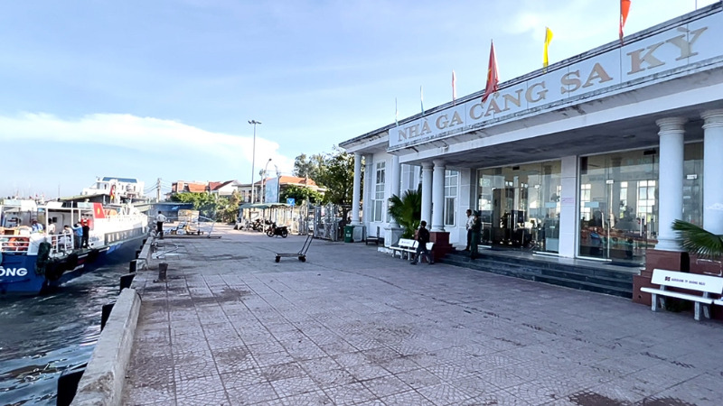 Khu vực nhà ga hành khách tại cảng Sa Kỳ