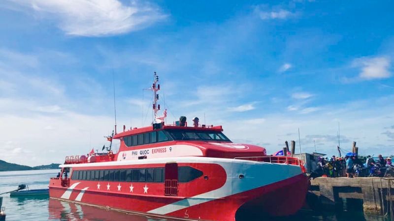 Phú Quốc Express 9 tại cảng Hà Tiên