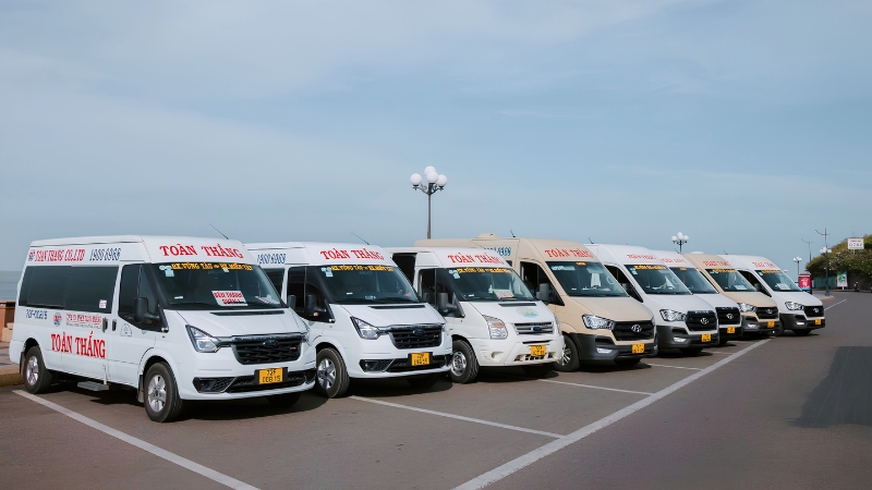 Đi bằng xe khách / Limousine cao cấp từ Thành phố Bà Rịa đến Cảng Cầu Đá