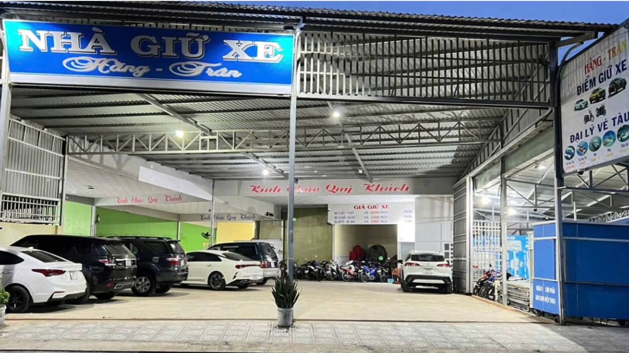 Bến xe Hằng - Trân có vị trí đối diện cảng phù hợp và thuận tiện di chuyển