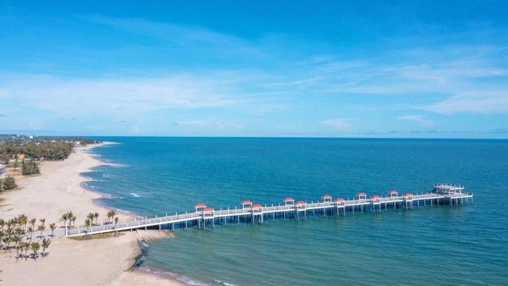 Dạo bước tại Cầu ngắm biển Hamptons Pier Hồ Tràm Vũng Tàu