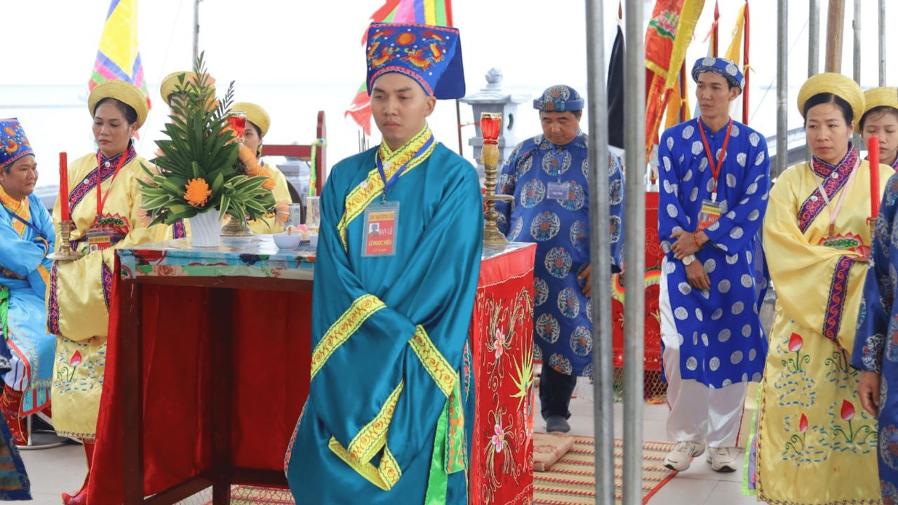 Dâng cúng trong lễ hội Dinh Cậu Phú Quốc