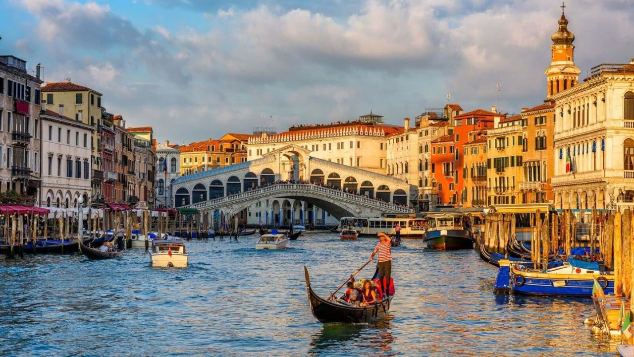 Du ngoạn kênh đào Venice