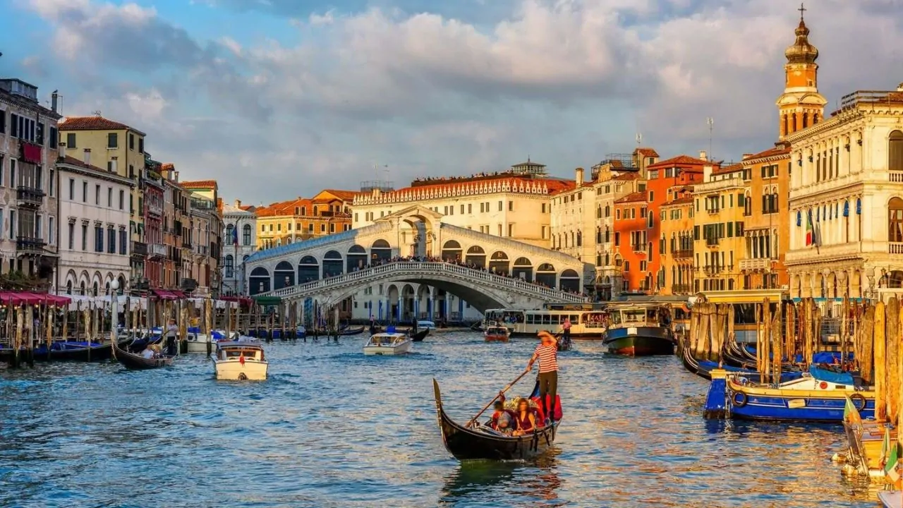 Cruise the Venice canals