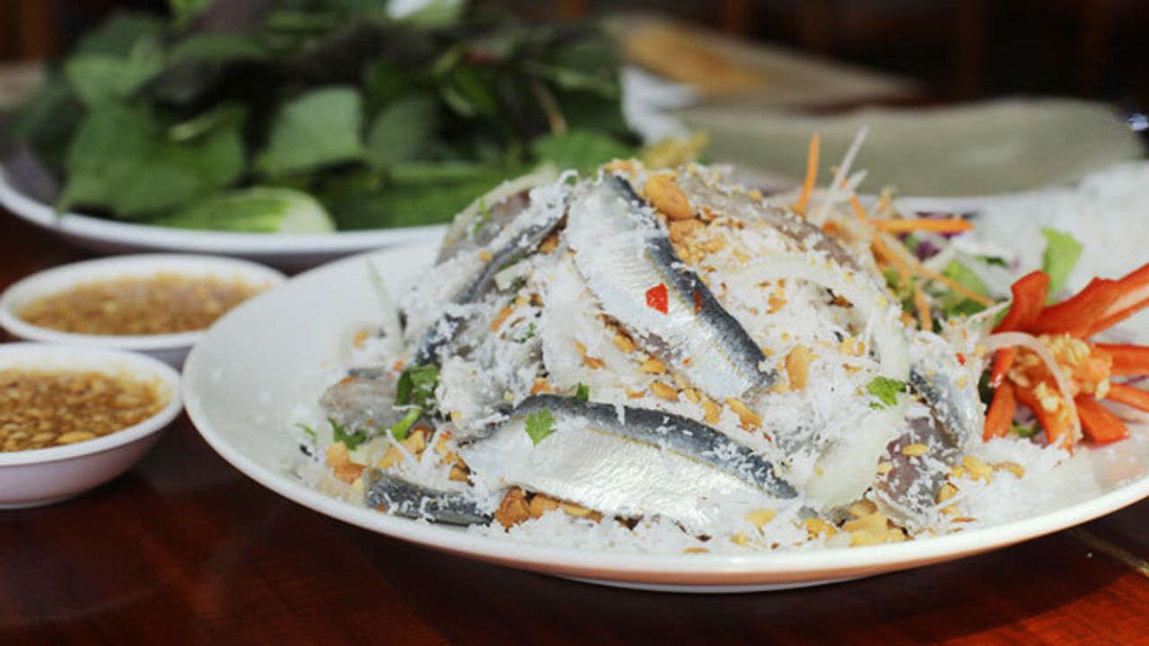 Gỏi cá trích tươi ngon đặc sản Phú Quốc