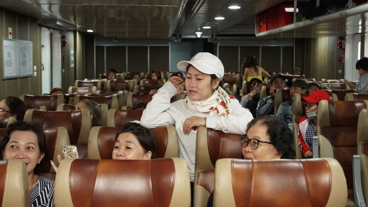Khoang ECO trên tàu Phú Quốc Express tuyến Trần Đề đi Côn Đảo