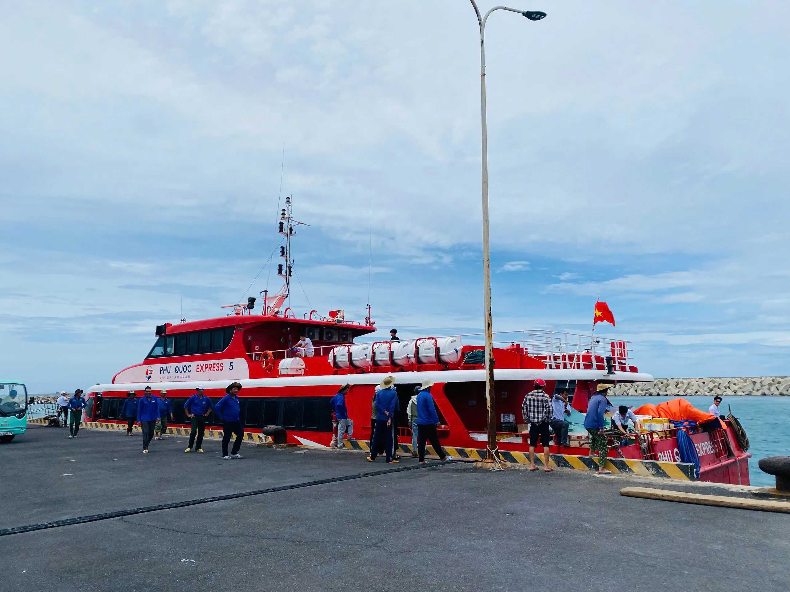 Tàu cao tốc Express 5 của Phú Quốc Express