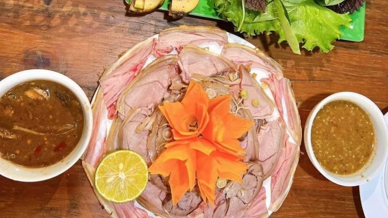 Bò nóng, đặc sản nên thử khi đến Phú Quý