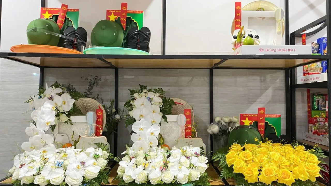 Đồ cúng Như Ý (gần cổng Nghĩa trang Hàng Dương)