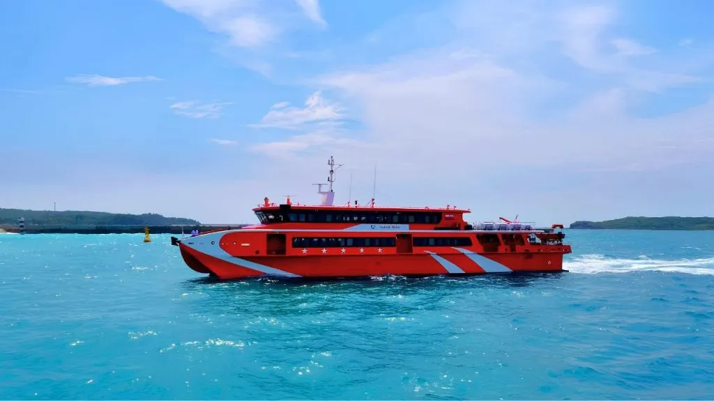 Tàu cao tốc hai thân Trưng Trắc chạy tuyến Phan Thiết – Phú Quý