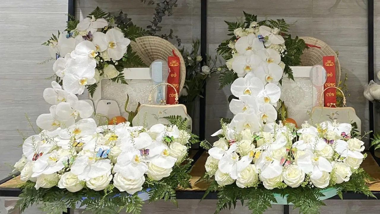 Lễ vật dâng tại mộ Cô Võ Thị Sáu