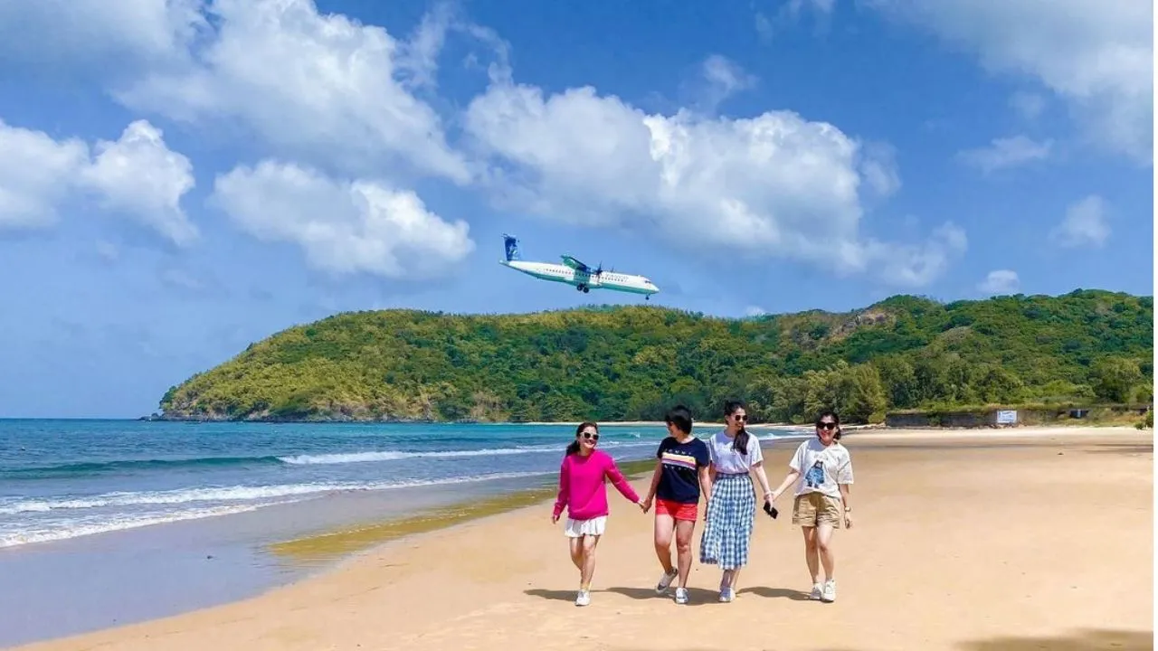 Săn ngắm máy bay ở bãi Đầm Trầu