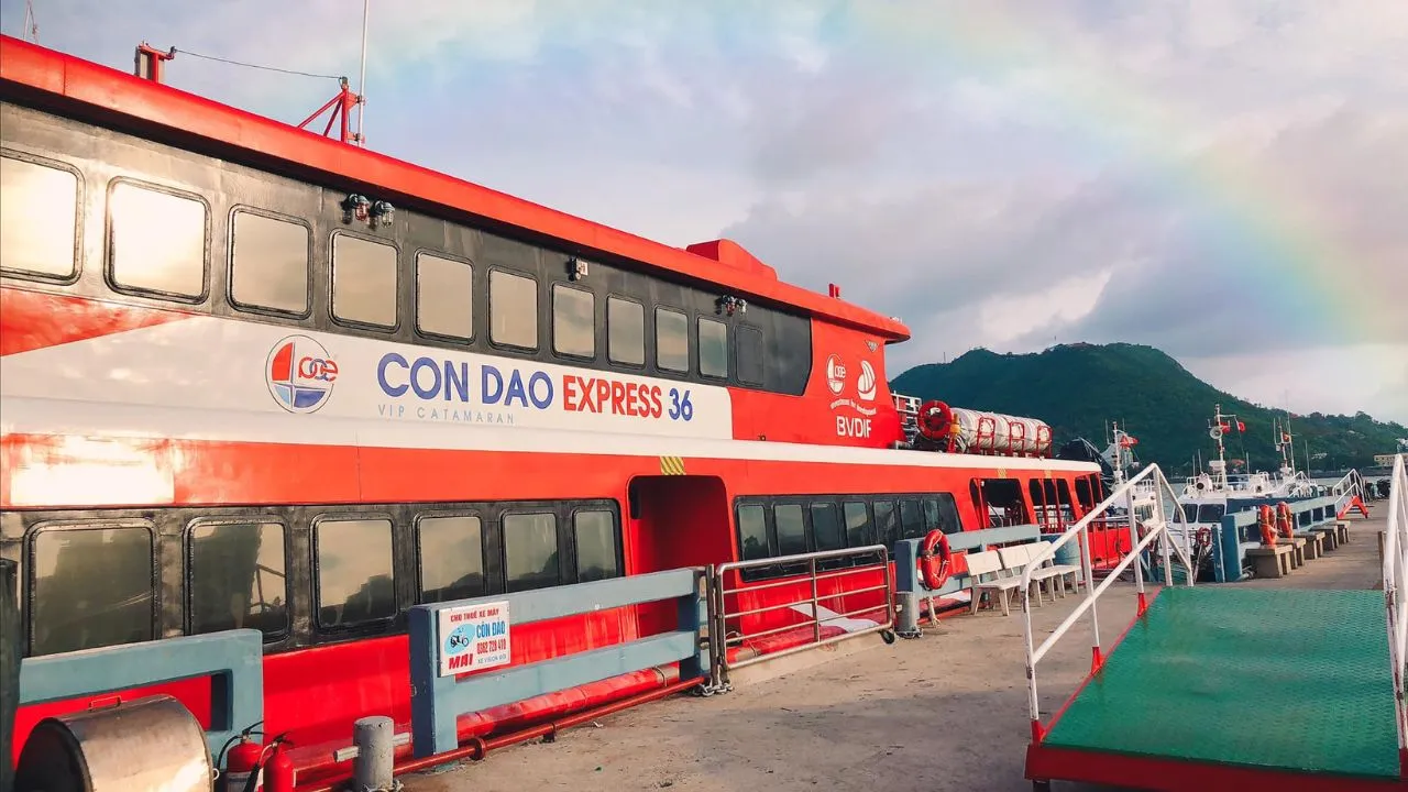 Tàu Côn Đảo 36 tuyến Trần Đề - Côn Đảo