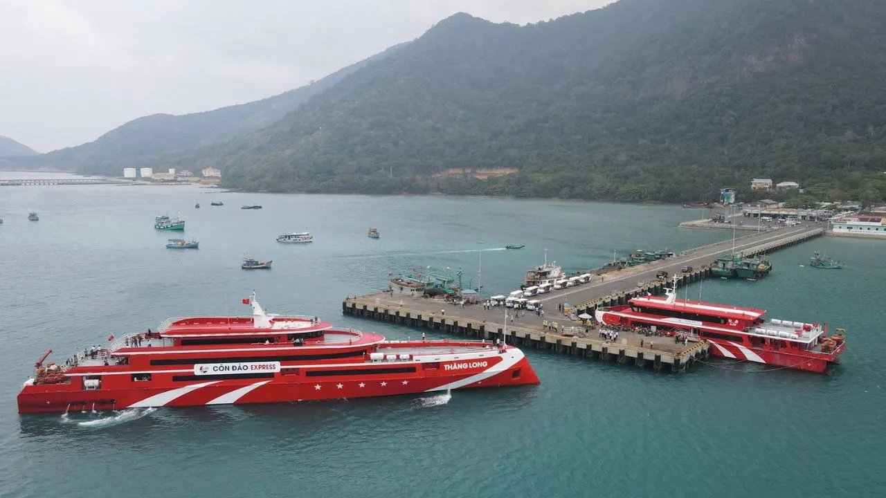 Tàu Phú Quốc Express đang vận hành tại Côn Đảo