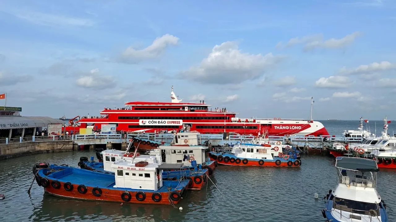 Tàu Thăng Long tuyến Vũng Tàu - Côn Đảo